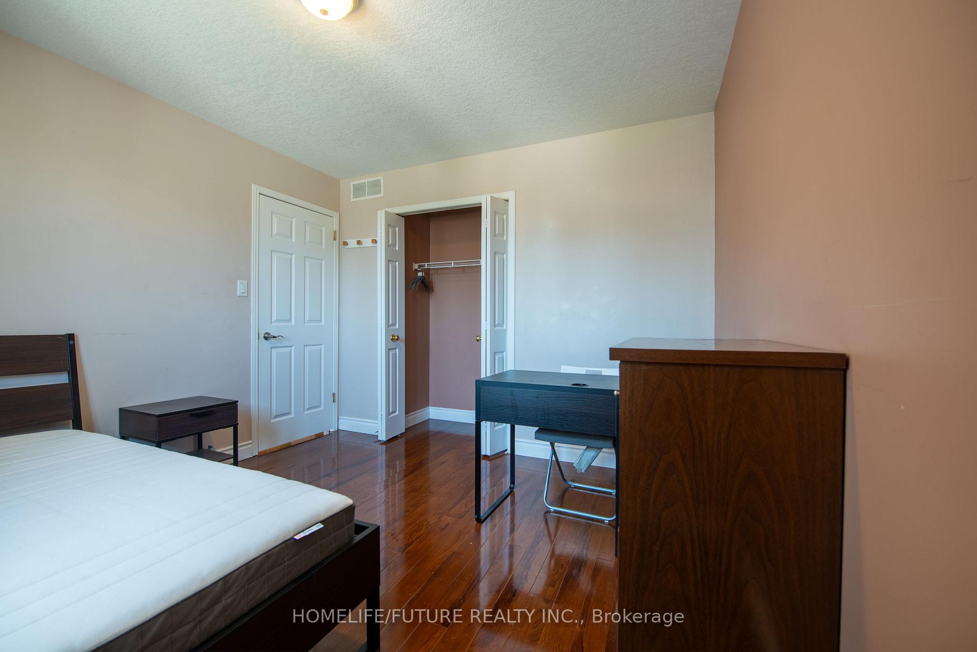 Photo 35 of 264 Holbeach Court, Waterloo, Colonial Acres — HOMEH