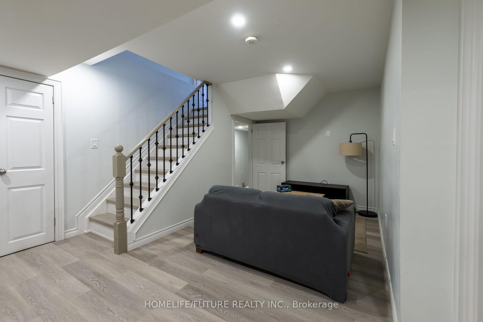 Photo 37 of 264 Holbeach Court, Waterloo, Colonial Acres — HOMEH
