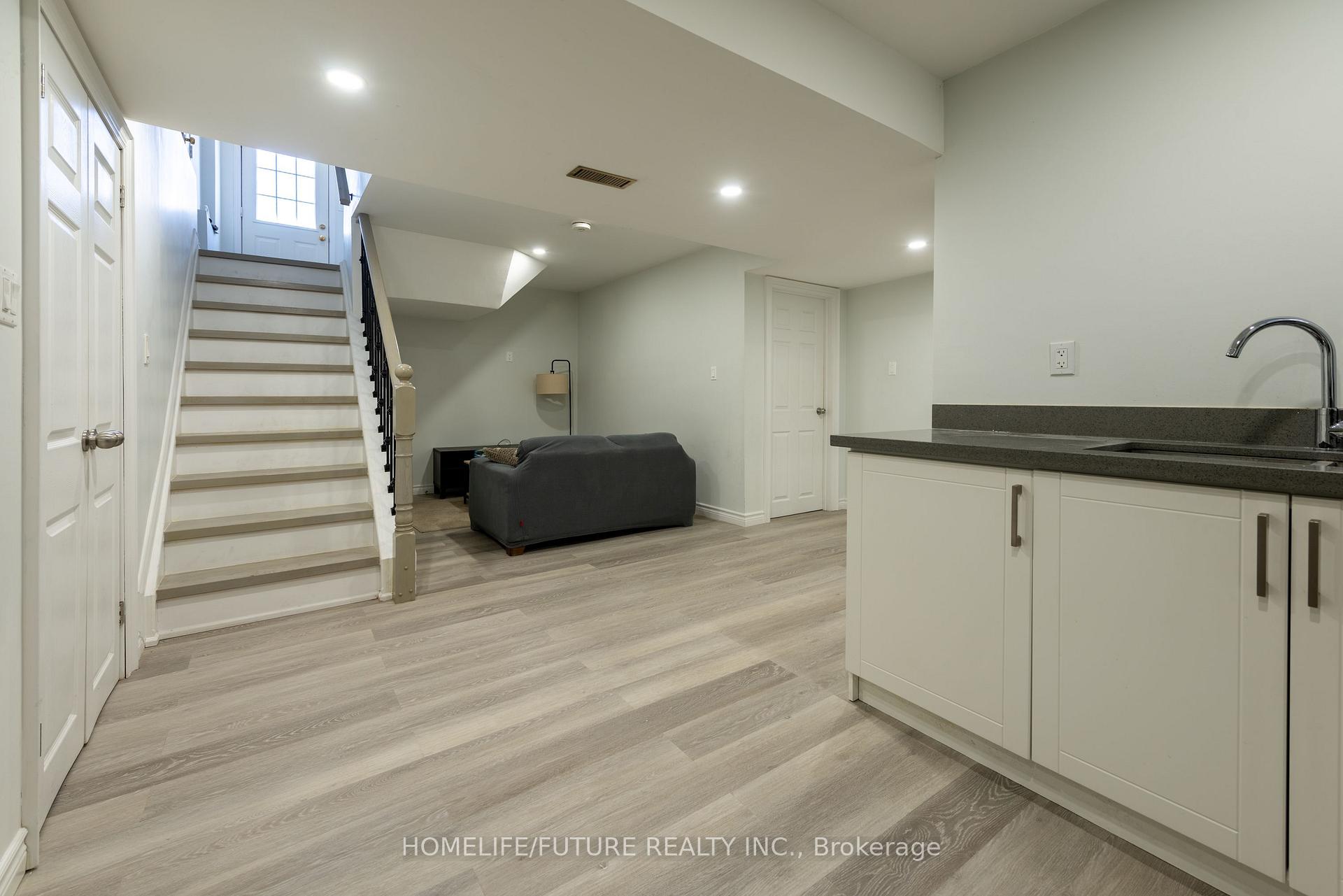 Photo 39 of 264 Holbeach Court, Waterloo, Colonial Acres — HOMEH
