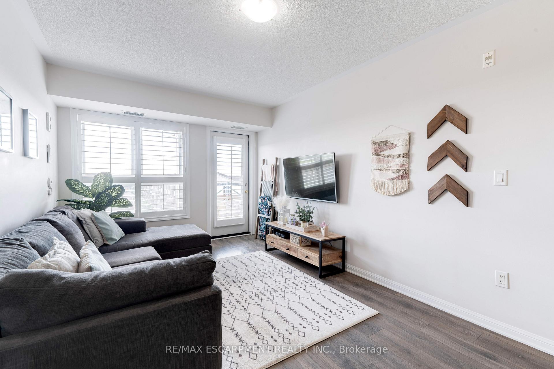 Photo 9 of Unit 406, 1045 Nadalin Heights, Milton, Willmott — HOMEH