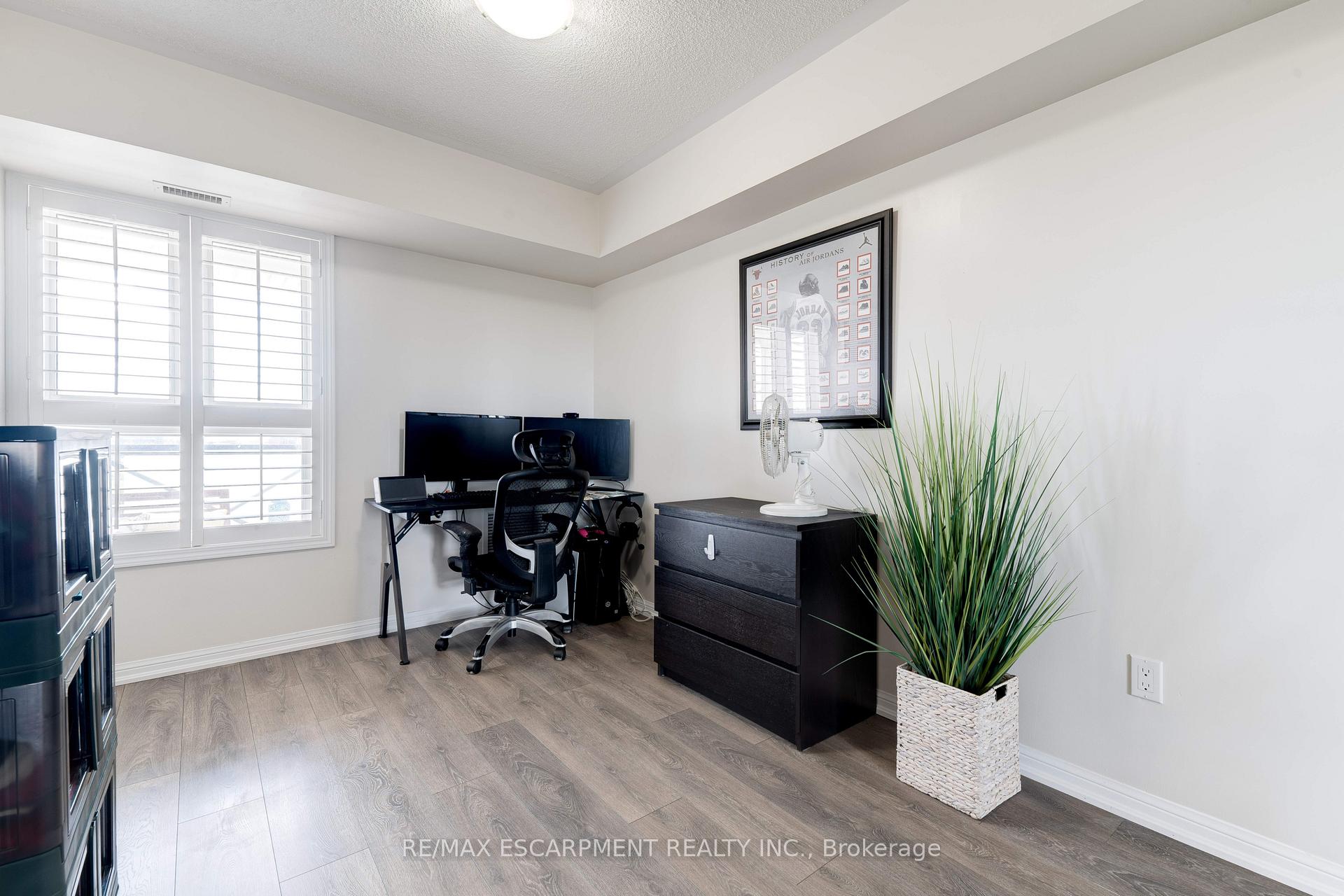 Photo 15 of Unit 406, 1045 Nadalin Heights, Milton, Willmott — HOMEH