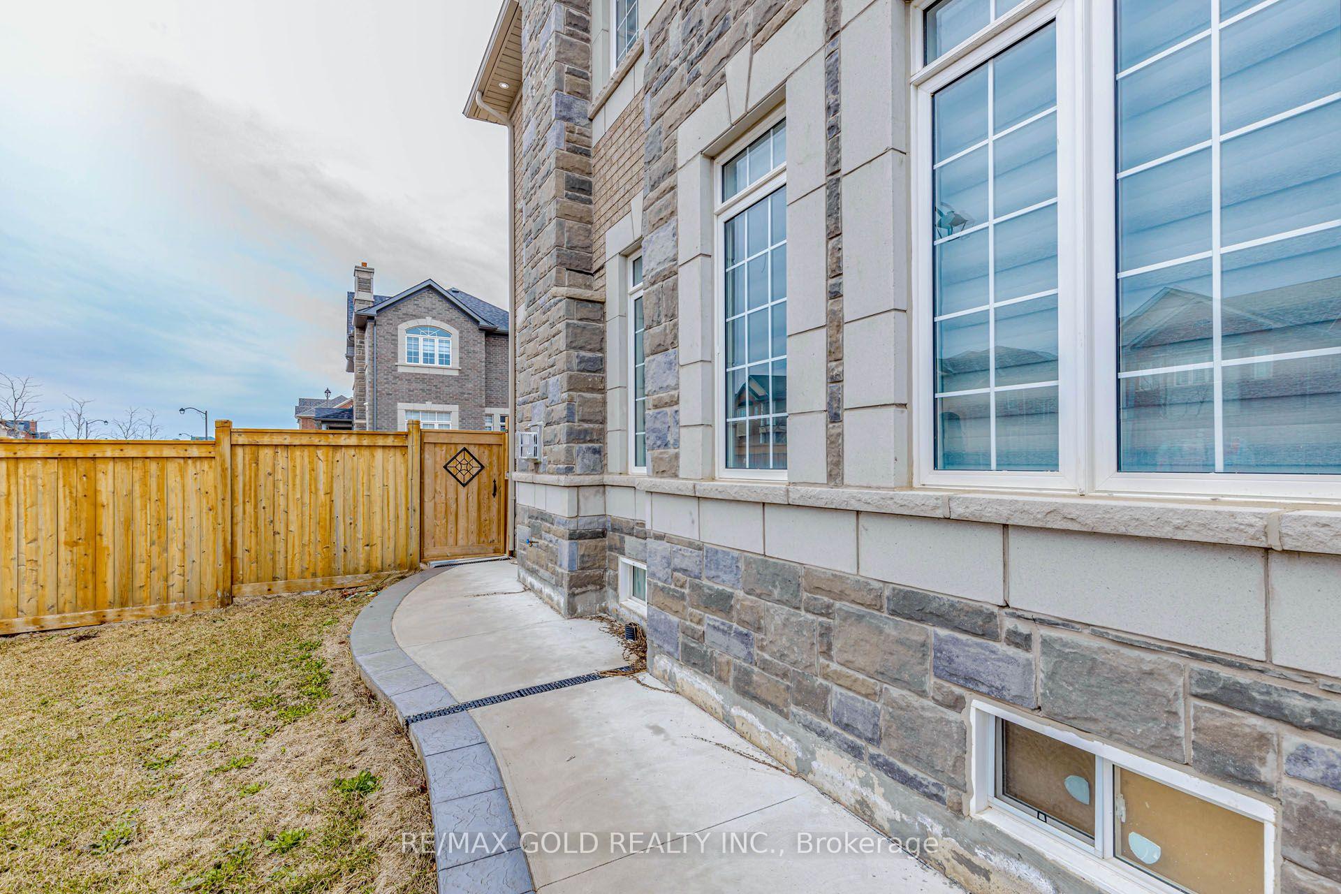 Photo 48 of 15351 Danby Road, Halton Hills, Georgetown — HOMEH