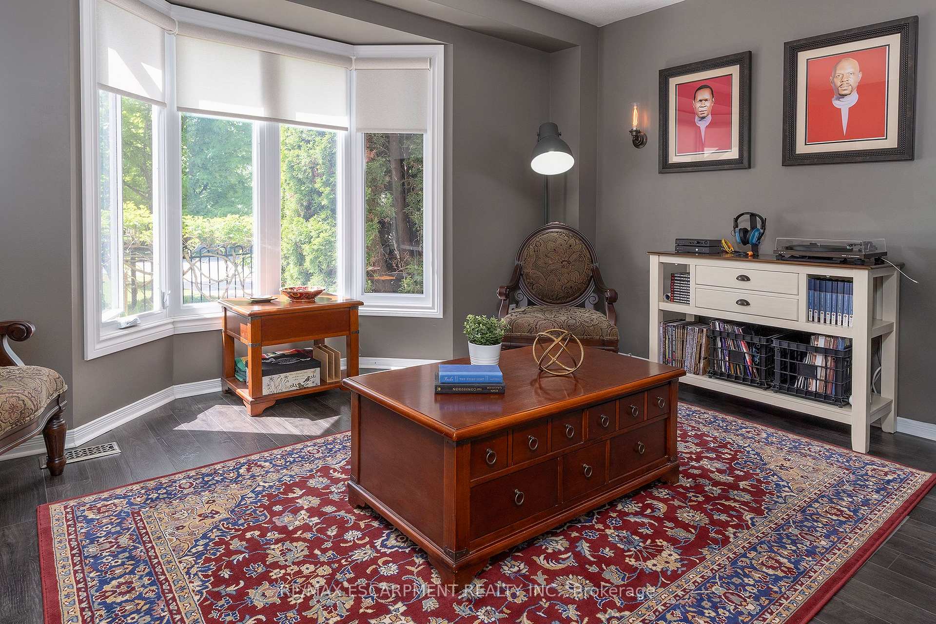 Photo 5 of 41 Valridge Drive, Hamilton, Ancaster — HOMEH