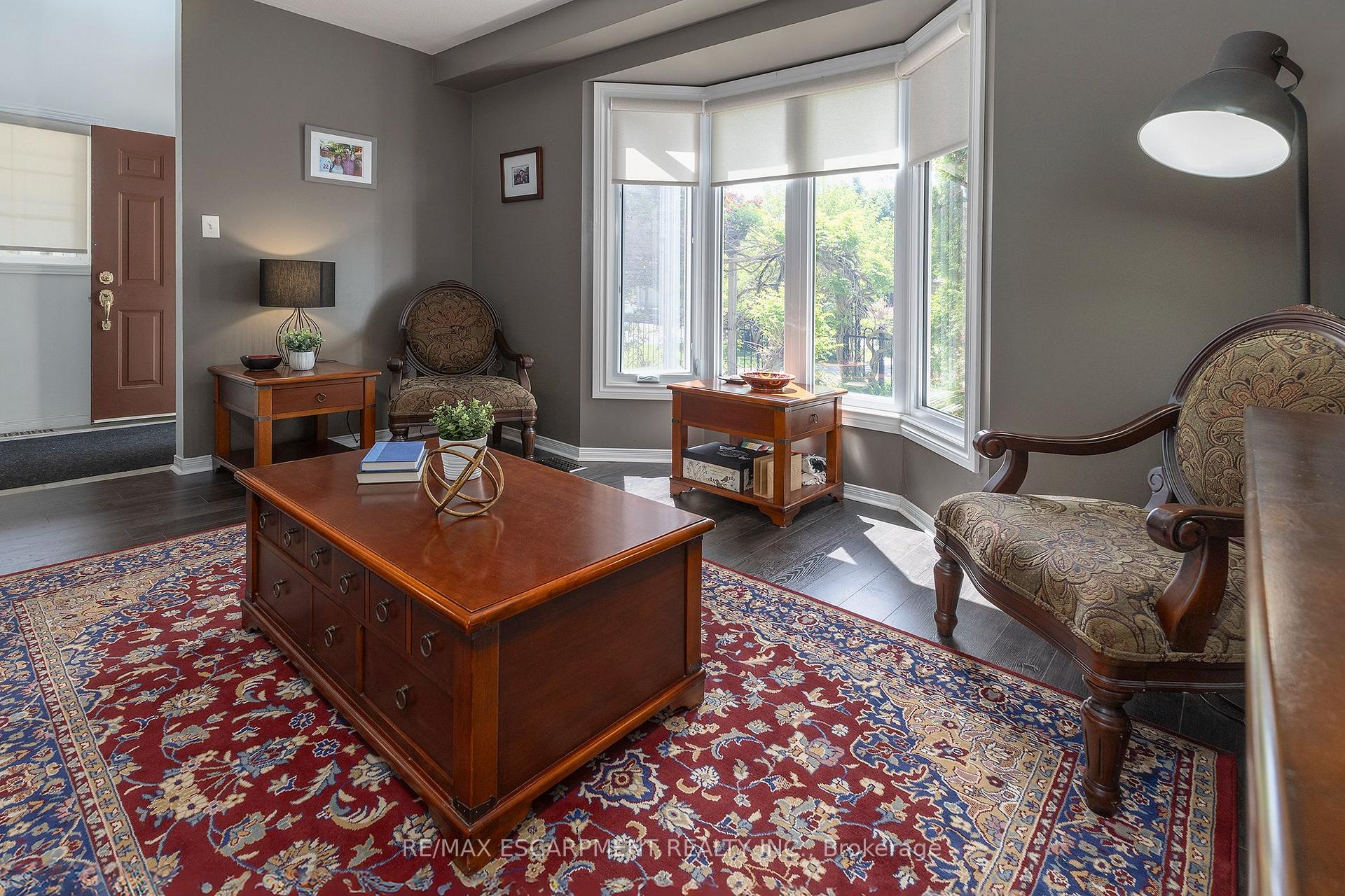 Photo 6 of 41 Valridge Drive, Hamilton, Ancaster — HOMEH