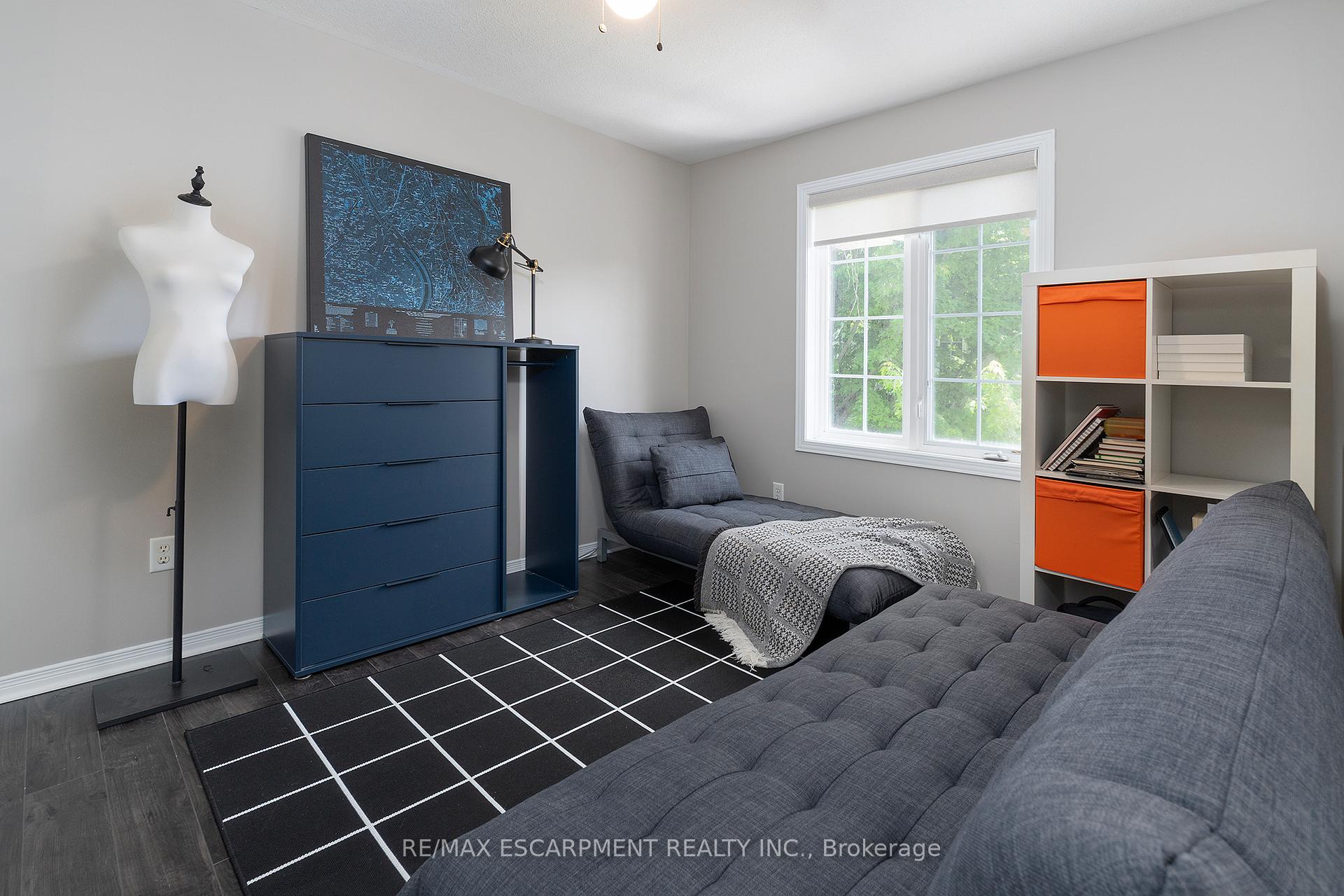 Photo 15 of 41 Valridge Drive, Hamilton, Ancaster — HOMEH