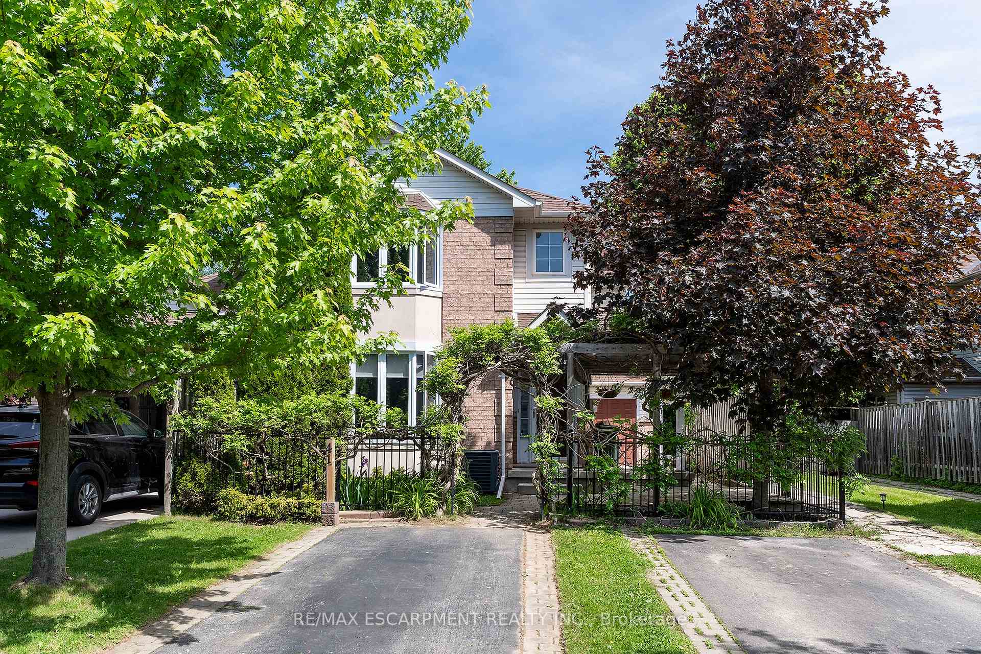 Photo 23 of 41 Valridge Drive, Hamilton, Ancaster — HOMEH