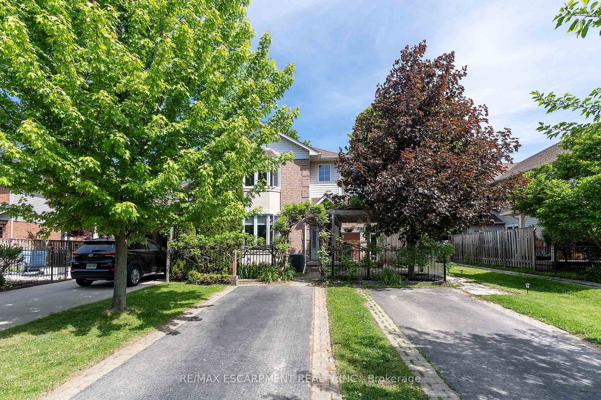 Photo 24 of 41 Valridge Drive, Hamilton, Ancaster — HOMEH