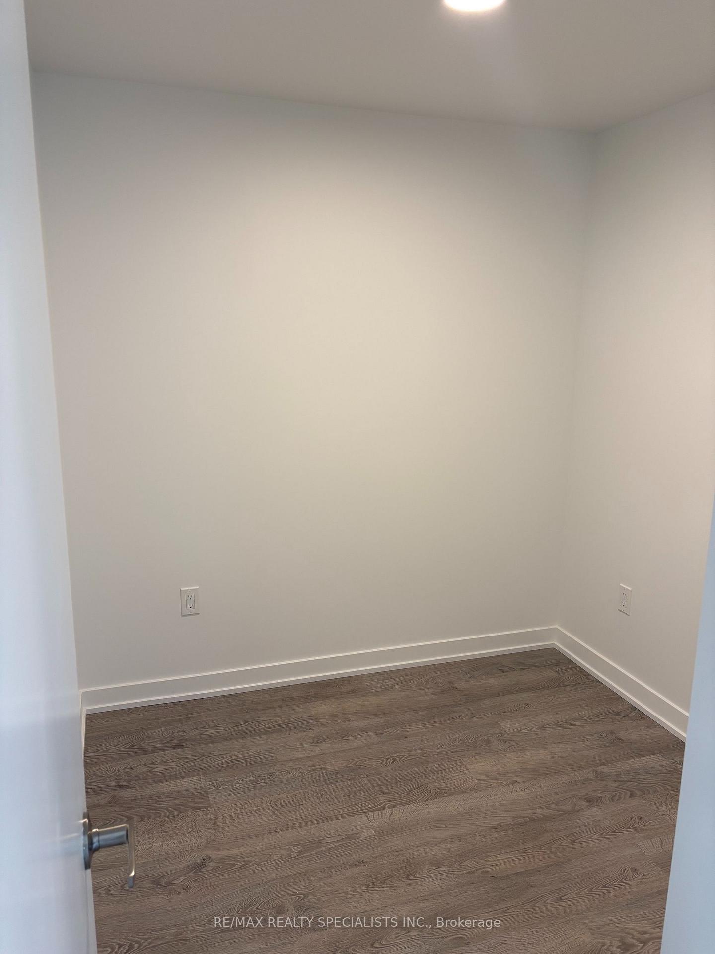 Photo 6 of Unit 408, 740 Whitlock Avenue, Milton, Cobban — HOMEH