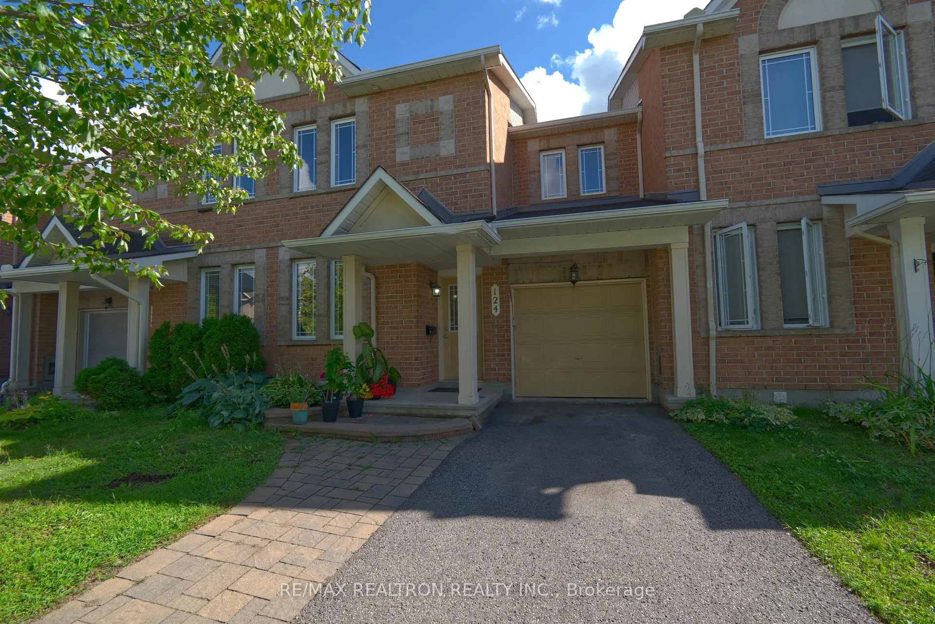 Front of 124 Shady Grove Street