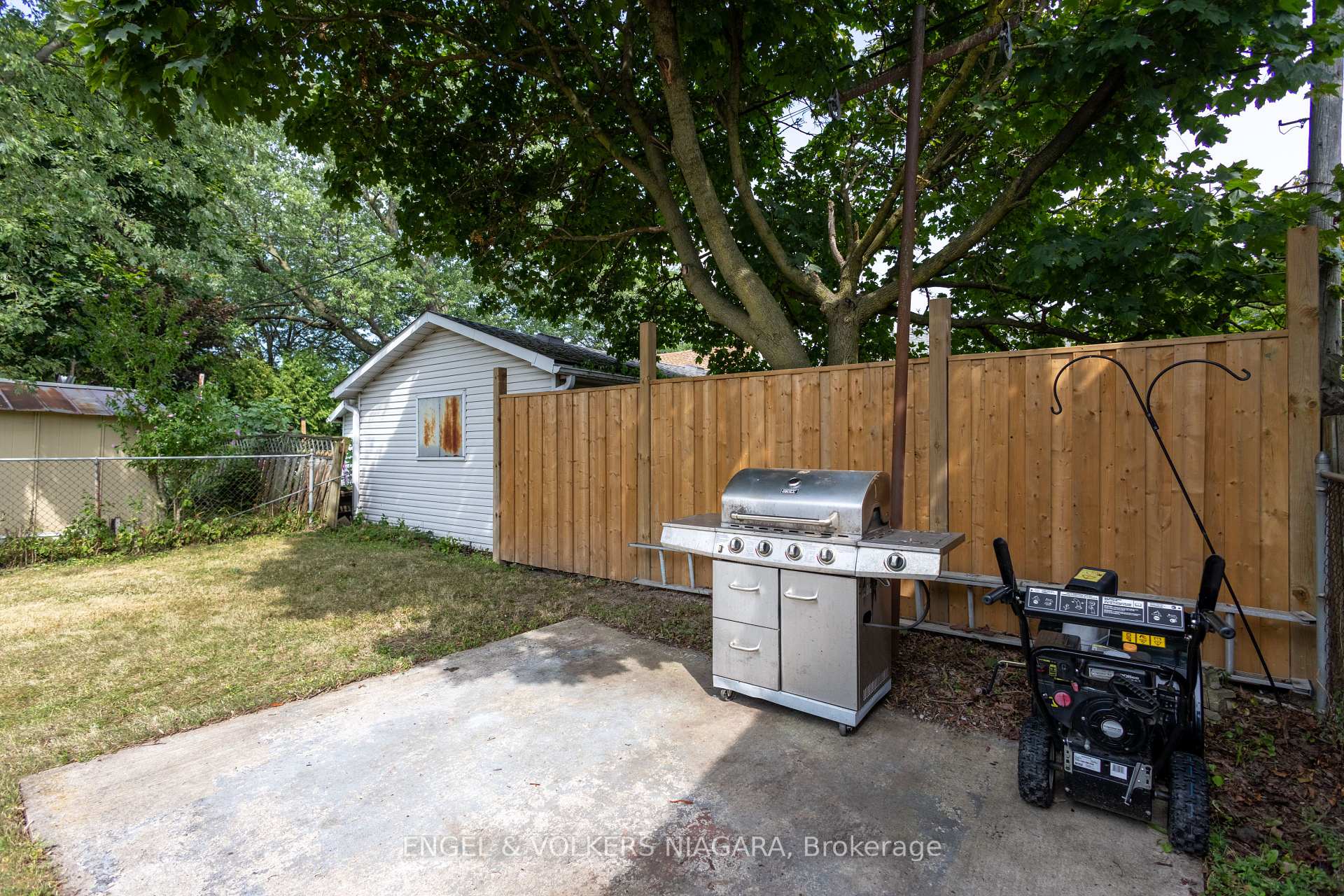 Photo 2 of 61 Hamilton Street, St. Catharines, Western Hill — HOMEH