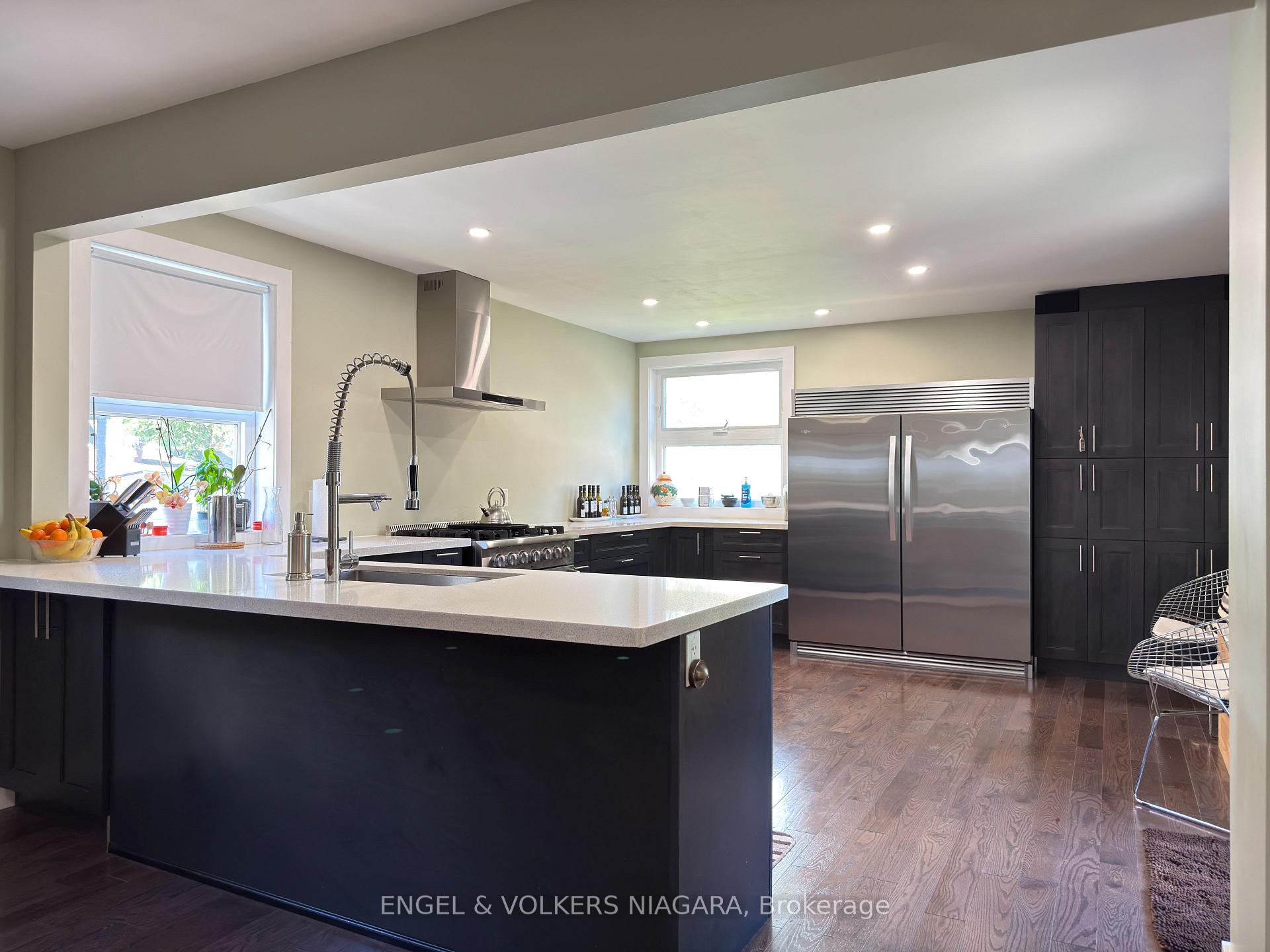 Photo 7 of 61 Hamilton Street, St. Catharines, Western Hill — HOMEH