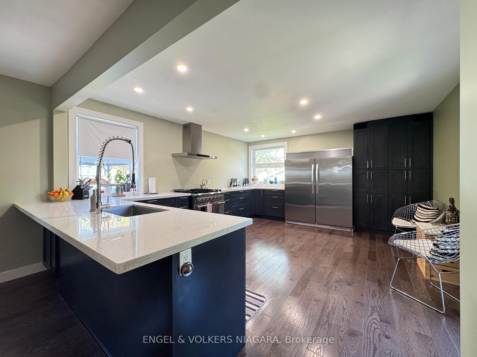 Photo 8 of 61 Hamilton Street, St. Catharines, Western Hill — HOMEH