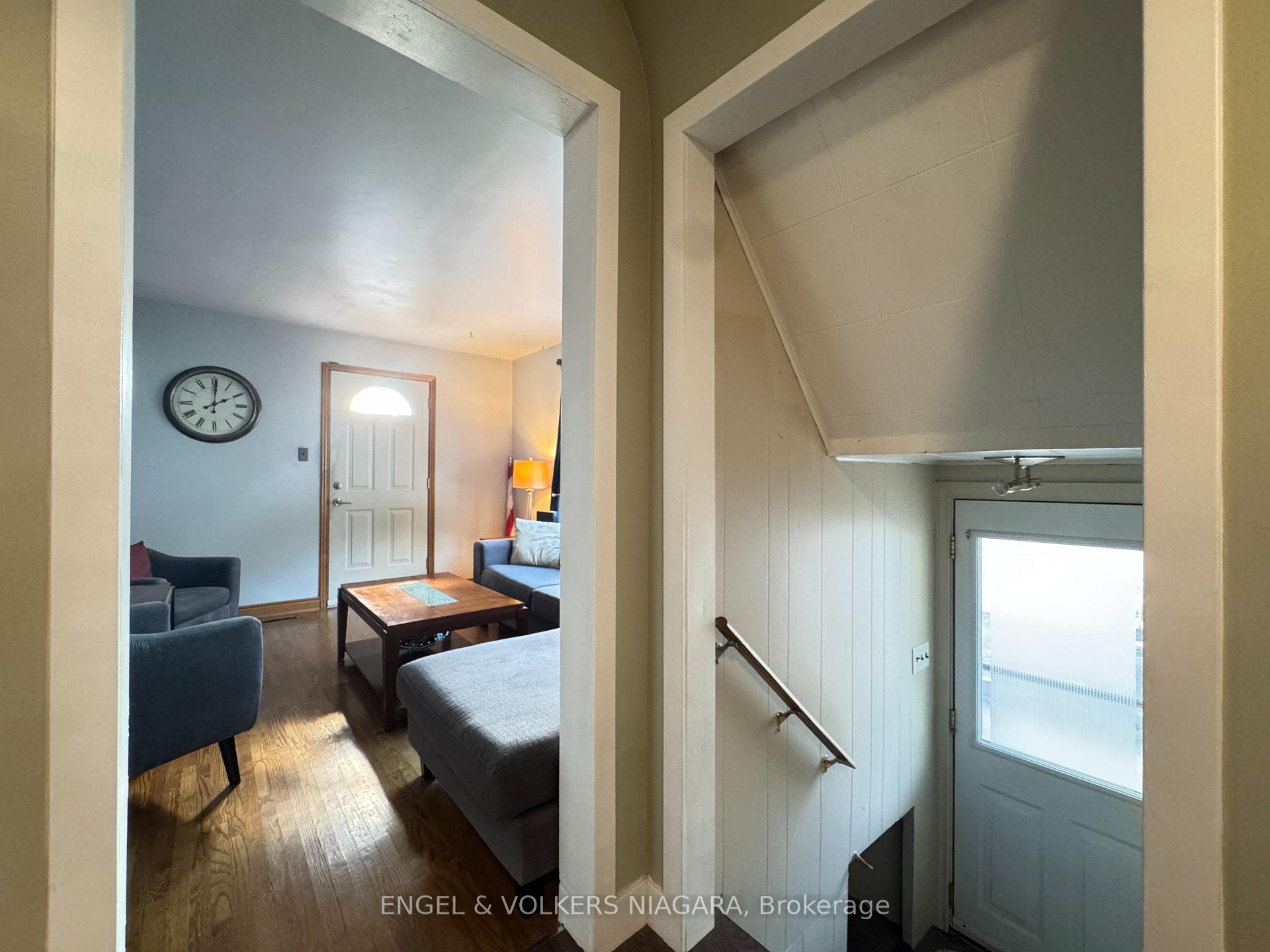 Photo 21 of 61 Hamilton Street, St. Catharines, Western Hill — HOMEH