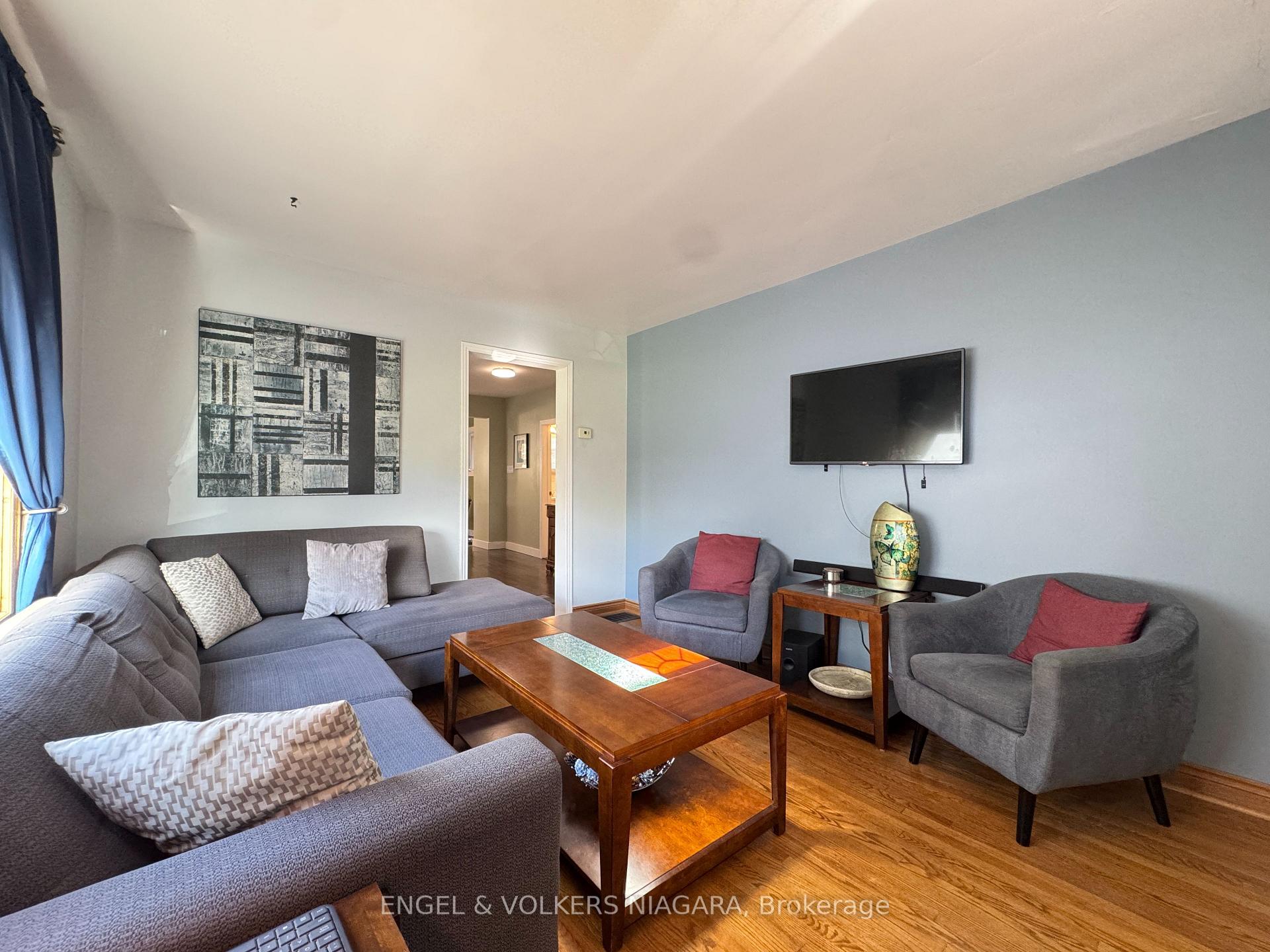 Photo 24 of 61 Hamilton Street, St. Catharines, Western Hill — HOMEH