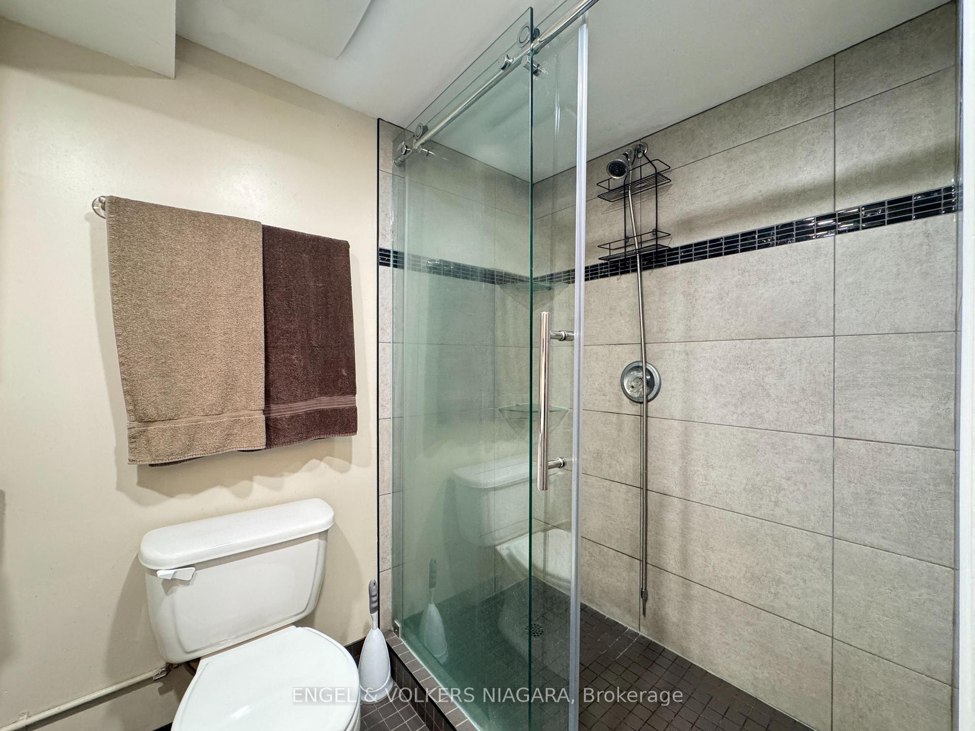 Photo 32 of 61 Hamilton Street, St. Catharines, Western Hill — HOMEH