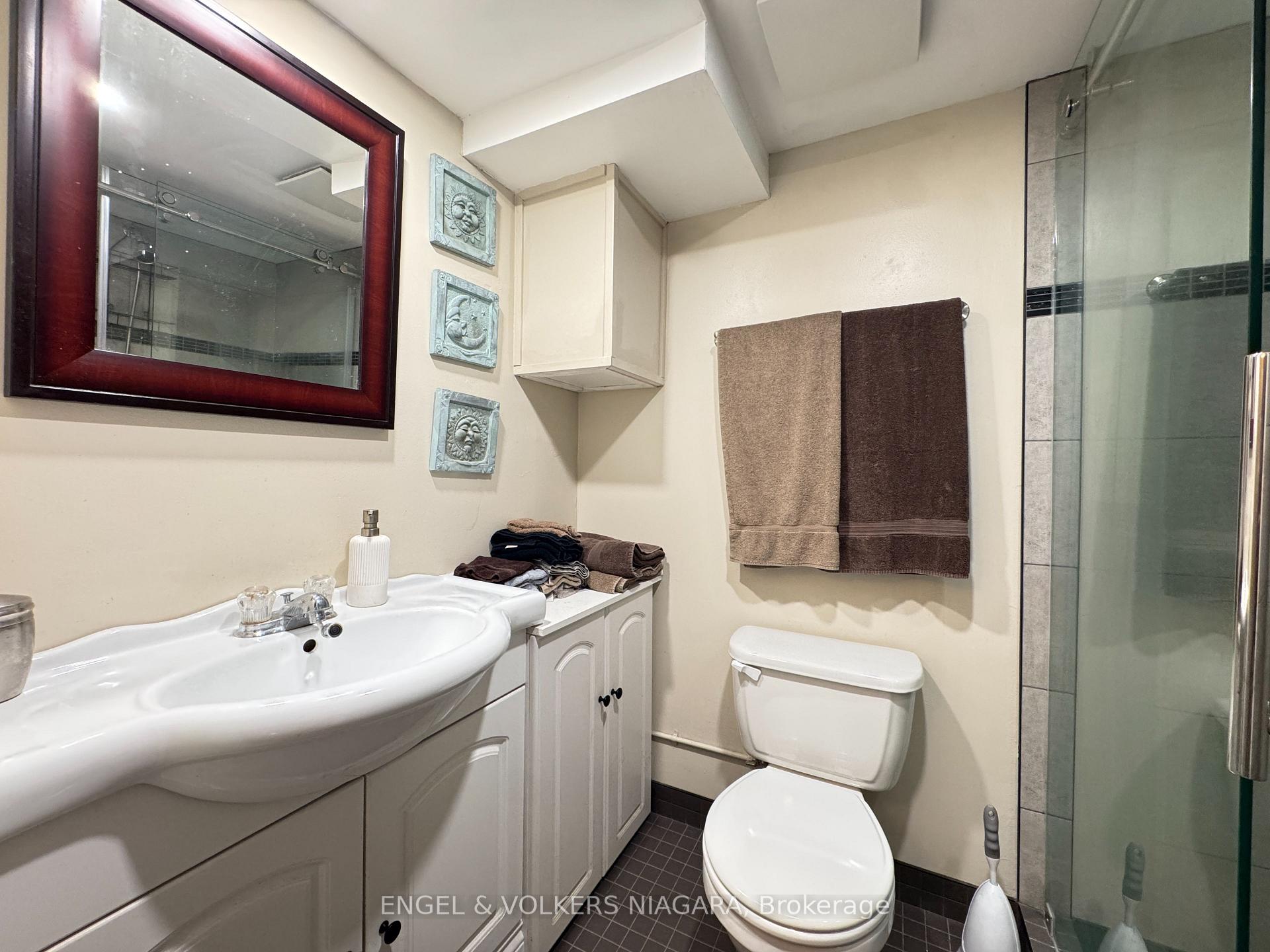 Photo 43 of 61 Hamilton Street, St. Catharines, Western Hill — HOMEH