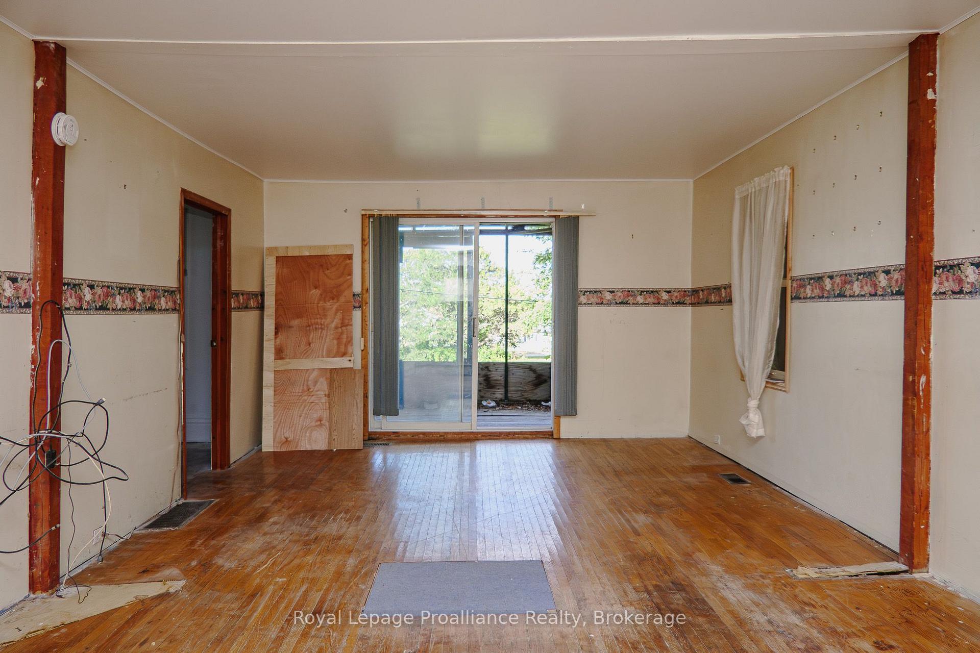 Photo 12 of 10 Wooler Road, Quinte West, Trenton Ward — HOMEH