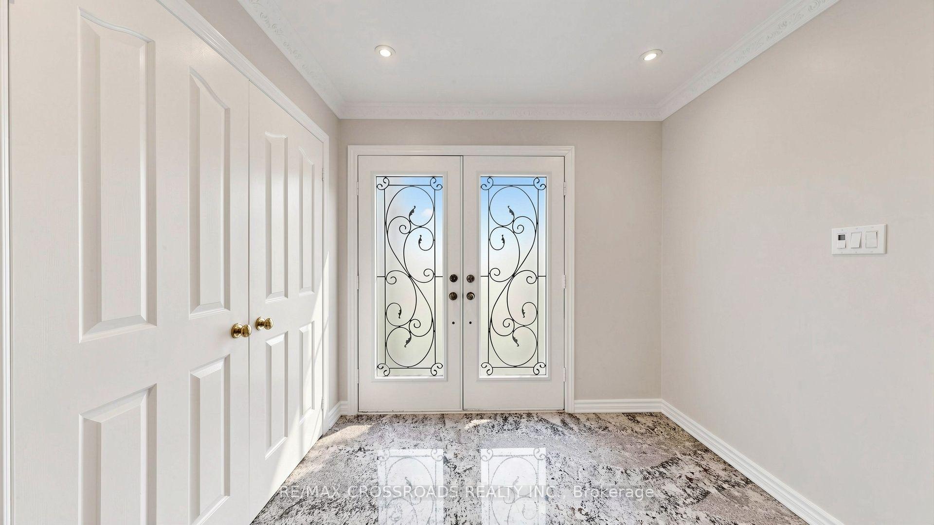 Photo 4 of 38 Morrison Crescent, Markham, Buttonville — HOMEH
