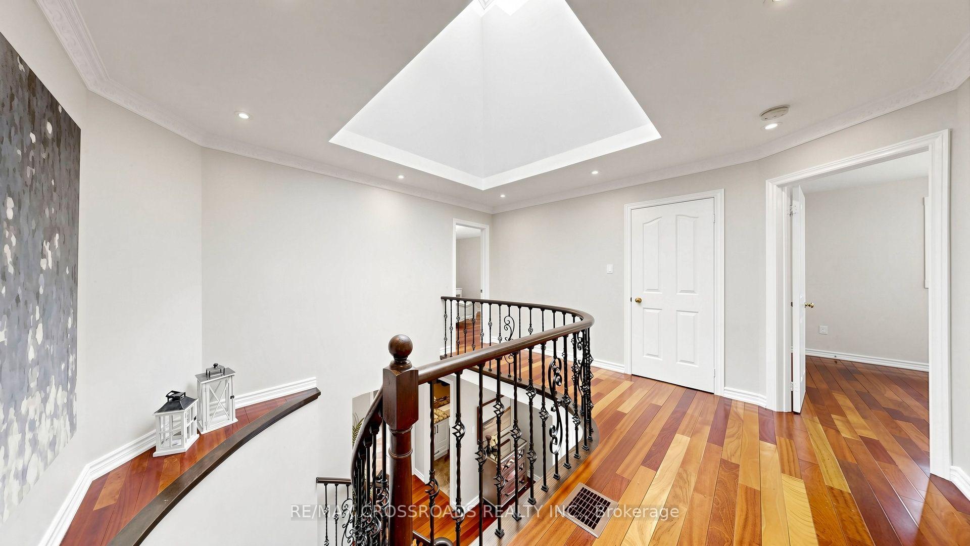 Photo 23 of 38 Morrison Crescent, Markham, Buttonville — HOMEH