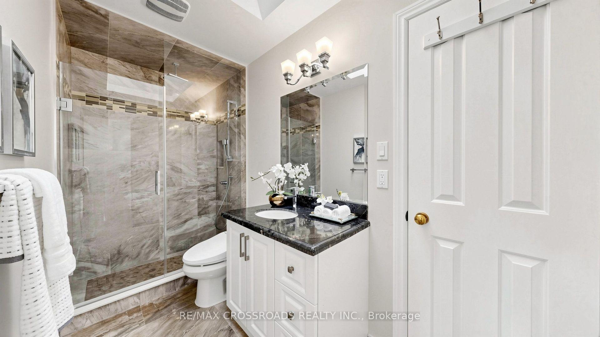 Photo 36 of 38 Morrison Crescent, Markham, Buttonville — HOMEH