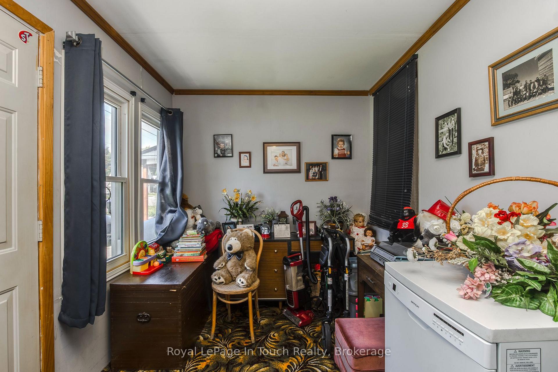 Photo 9 of 323 William Street, Midland — HOMEH
