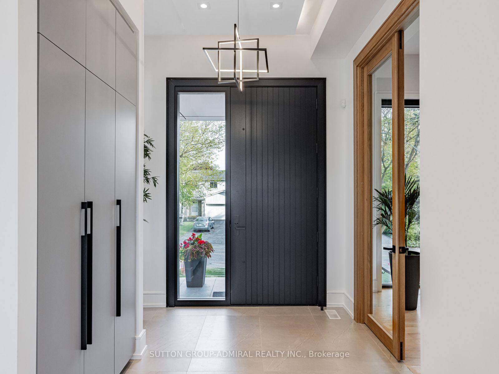 Photo 3 of 16 Sanderson Crescent, Richmond Hill, North Richvale — HOMEH