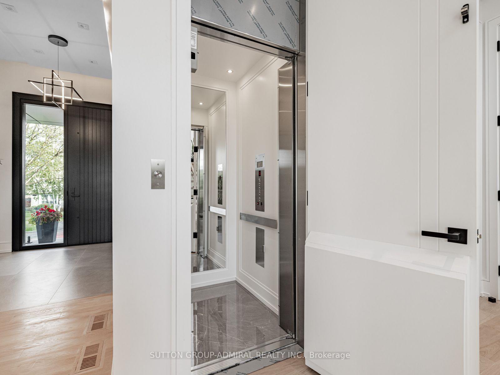Photo 7 of 16 Sanderson Crescent, Richmond Hill, North Richvale — HOMEH