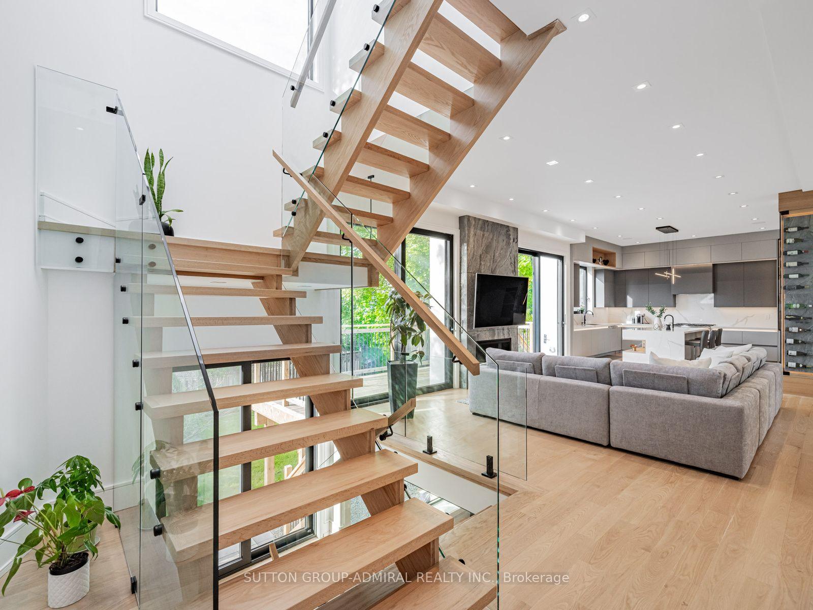 Photo 22 of 16 Sanderson Crescent, Richmond Hill, North Richvale — HOMEH