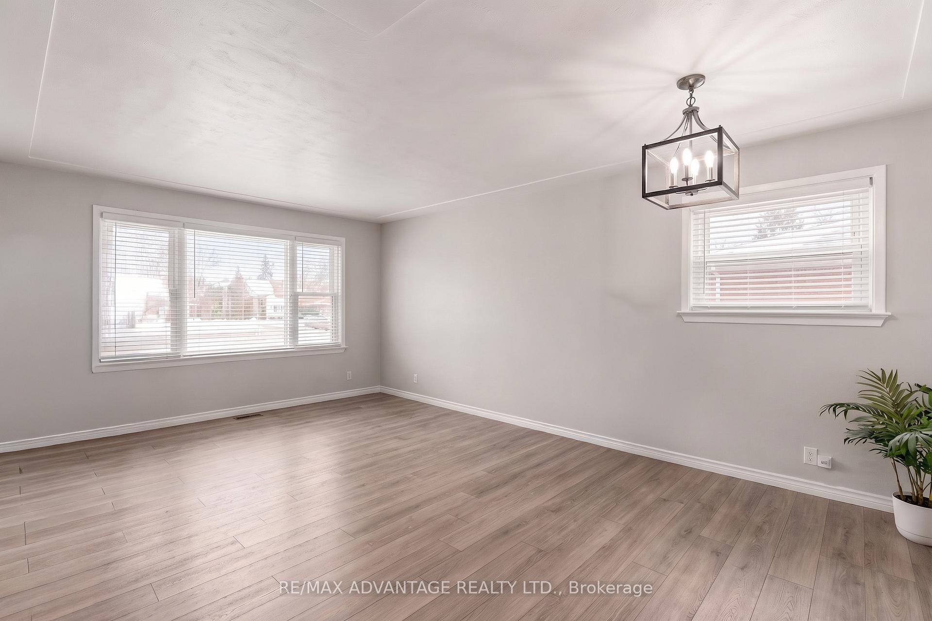 Photo 7 of 1920 Duluth Crescent, London, East I — HOMEH