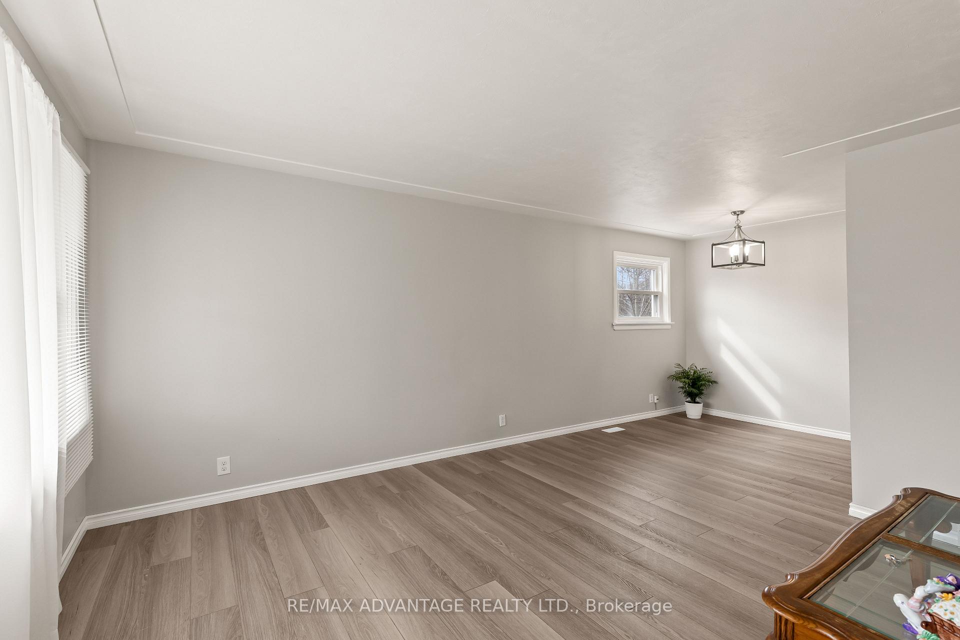 Photo 9 of 1920 Duluth Crescent, London, East I — HOMEH