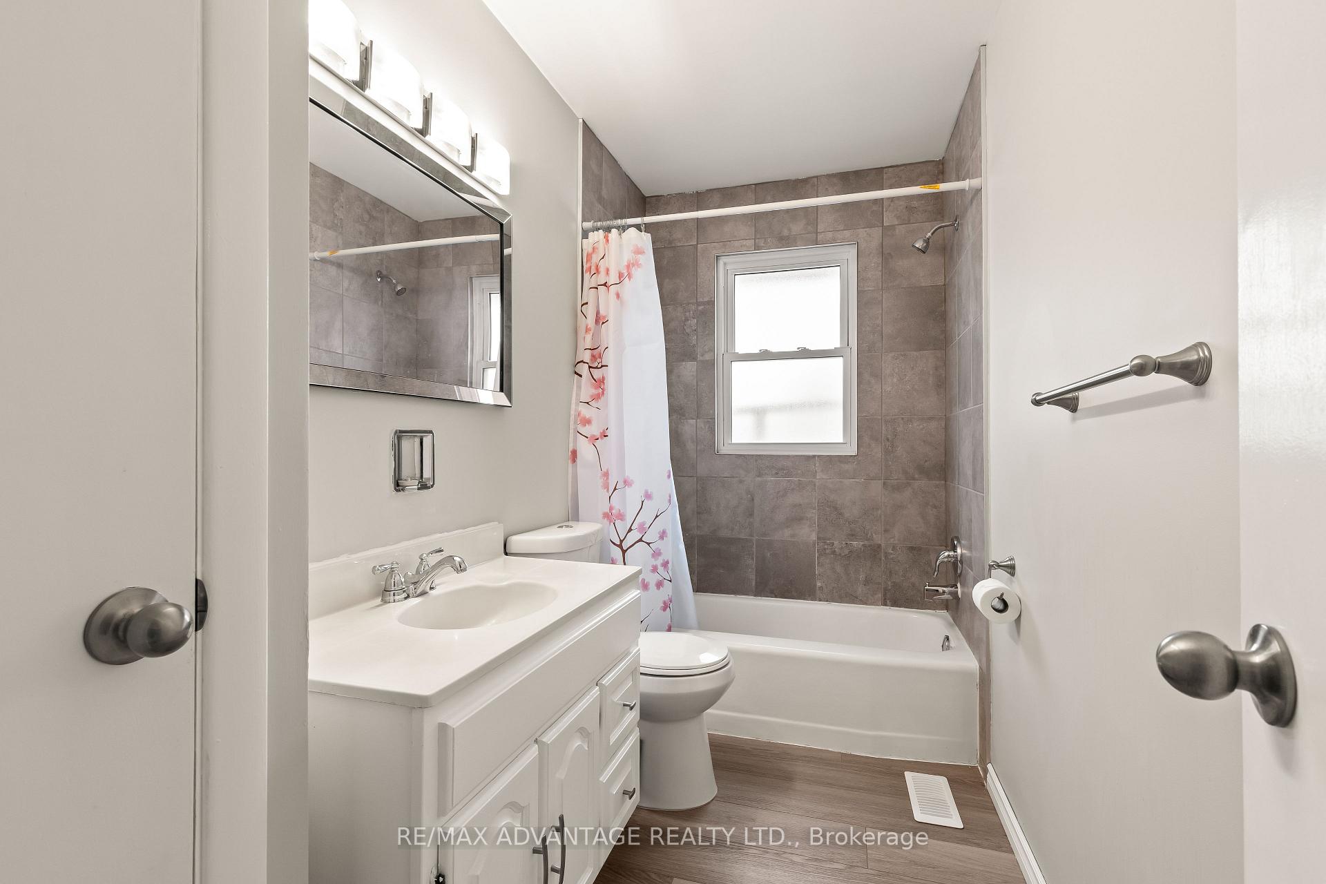 Photo 37 of 1920 Duluth Crescent, London, East I — HOMEH