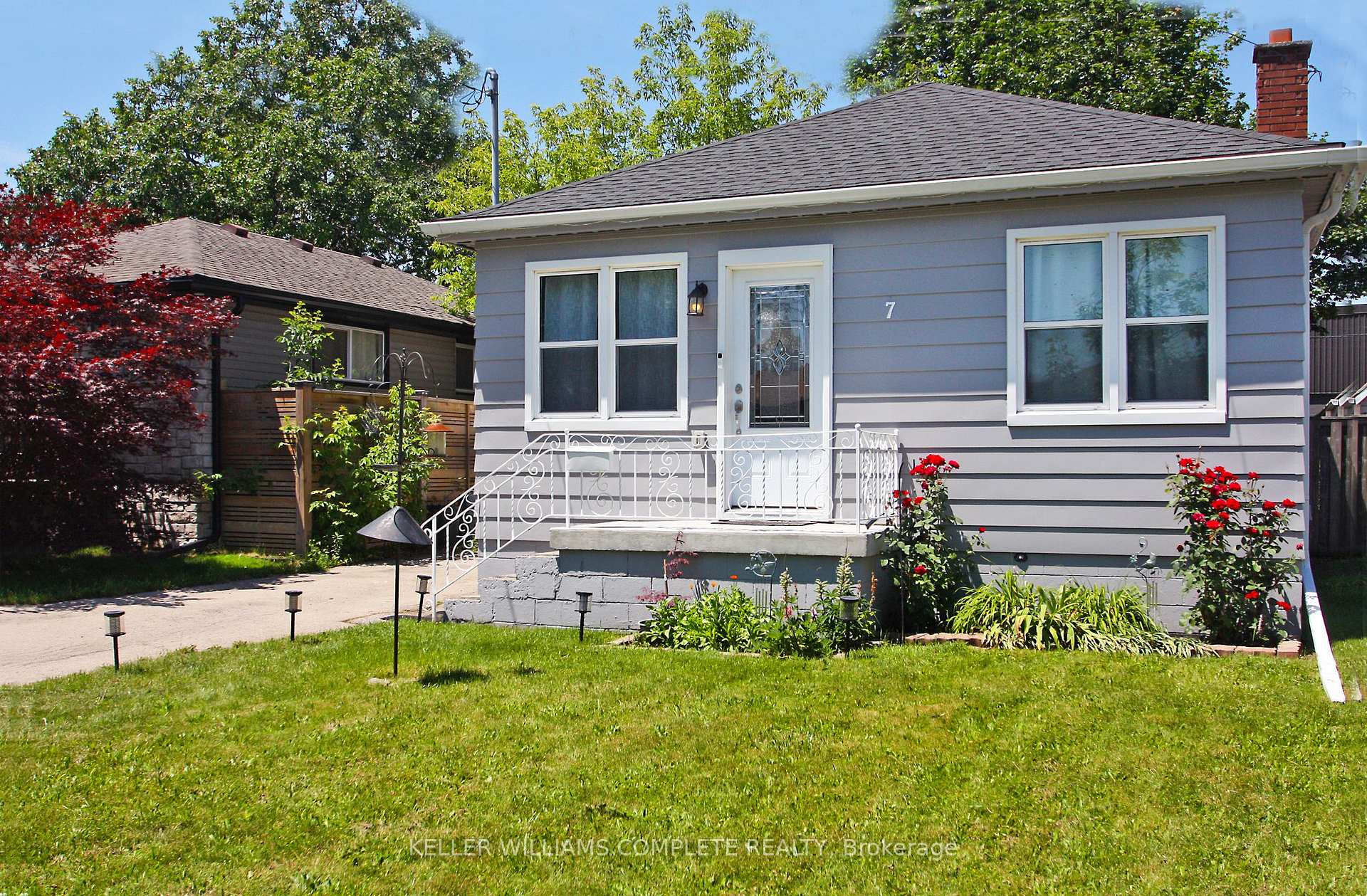 Photo 2 of 7 Lampton Place, Hamilton, Parkview — HOMEH