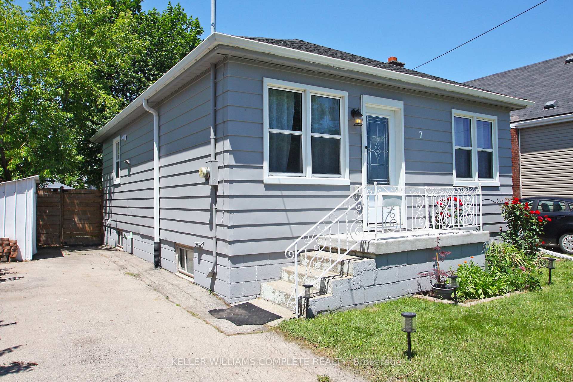 Photo 3 of 7 Lampton Place, Hamilton, Parkview — HOMEH