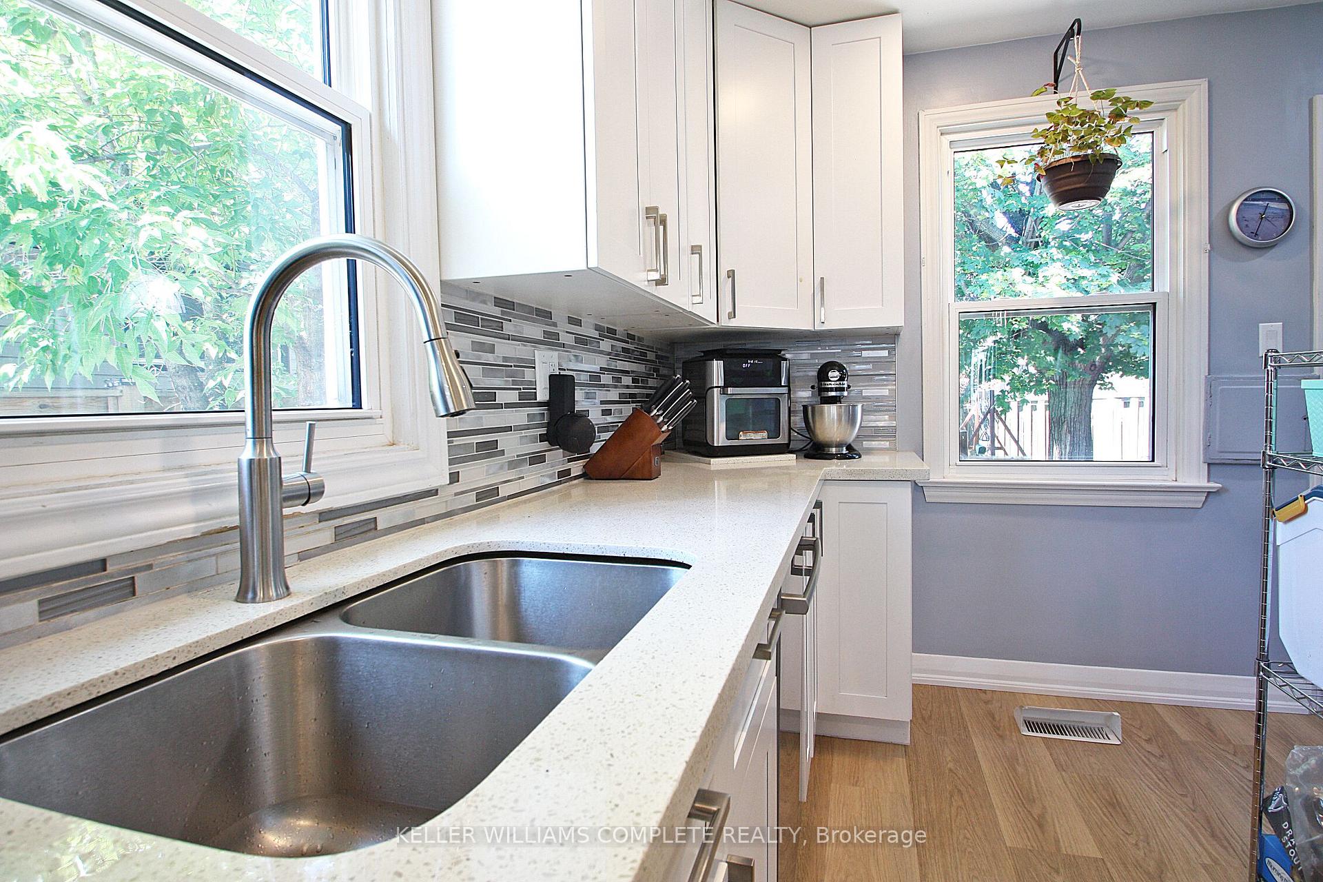 Photo 8 of 7 Lampton Place, Hamilton, Parkview — HOMEH