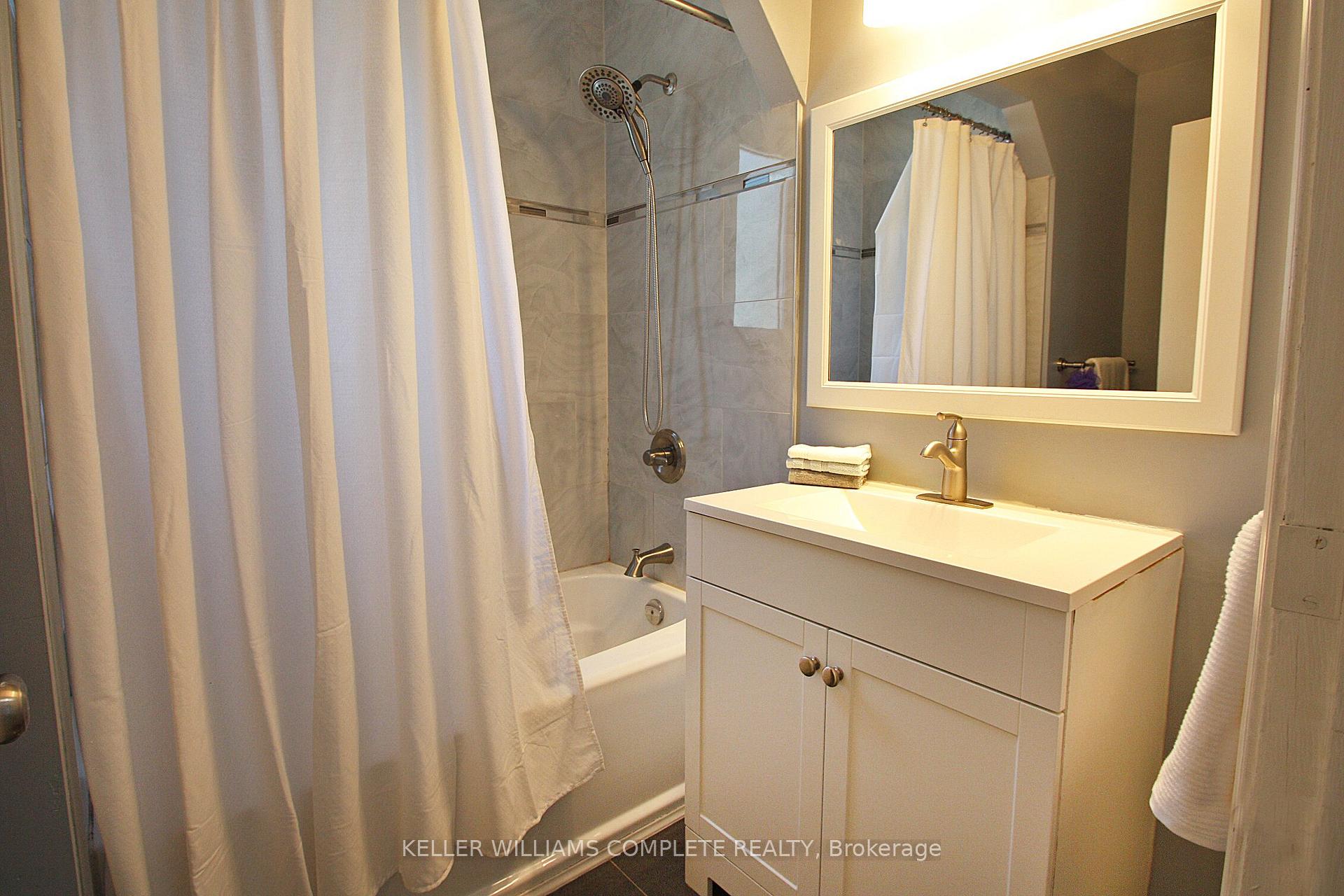 Photo 19 of 7 Lampton Place, Hamilton, Parkview — HOMEH