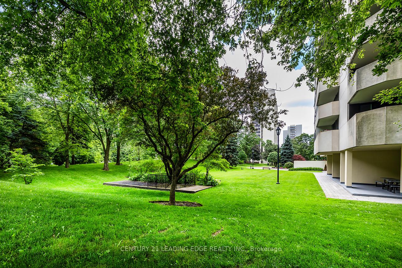 Photo 5 of Unit 1708, 75 Wynford Heights Crescent, North York, Banbury-Don Mills — HOMEH