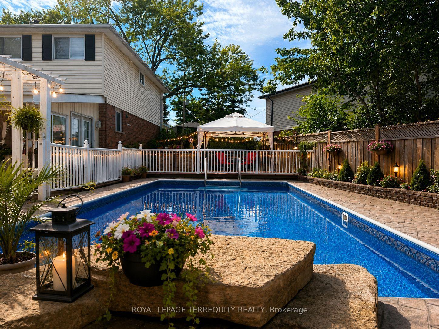 Photo 2 of 235 Barkley Crescent, Oshawa, Vanier — HOMEH