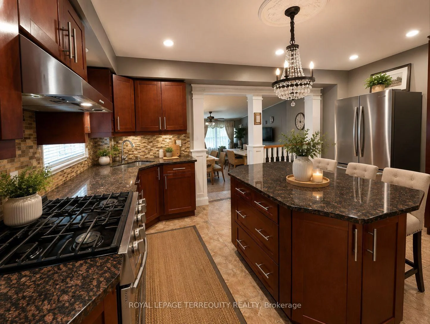 Photo 9 of 235 Barkley Crescent, Oshawa, Vanier — HOMEH