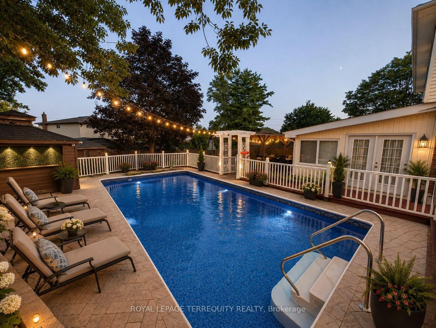 Photo 11 of 235 Barkley Crescent, Oshawa, Vanier — HOMEH