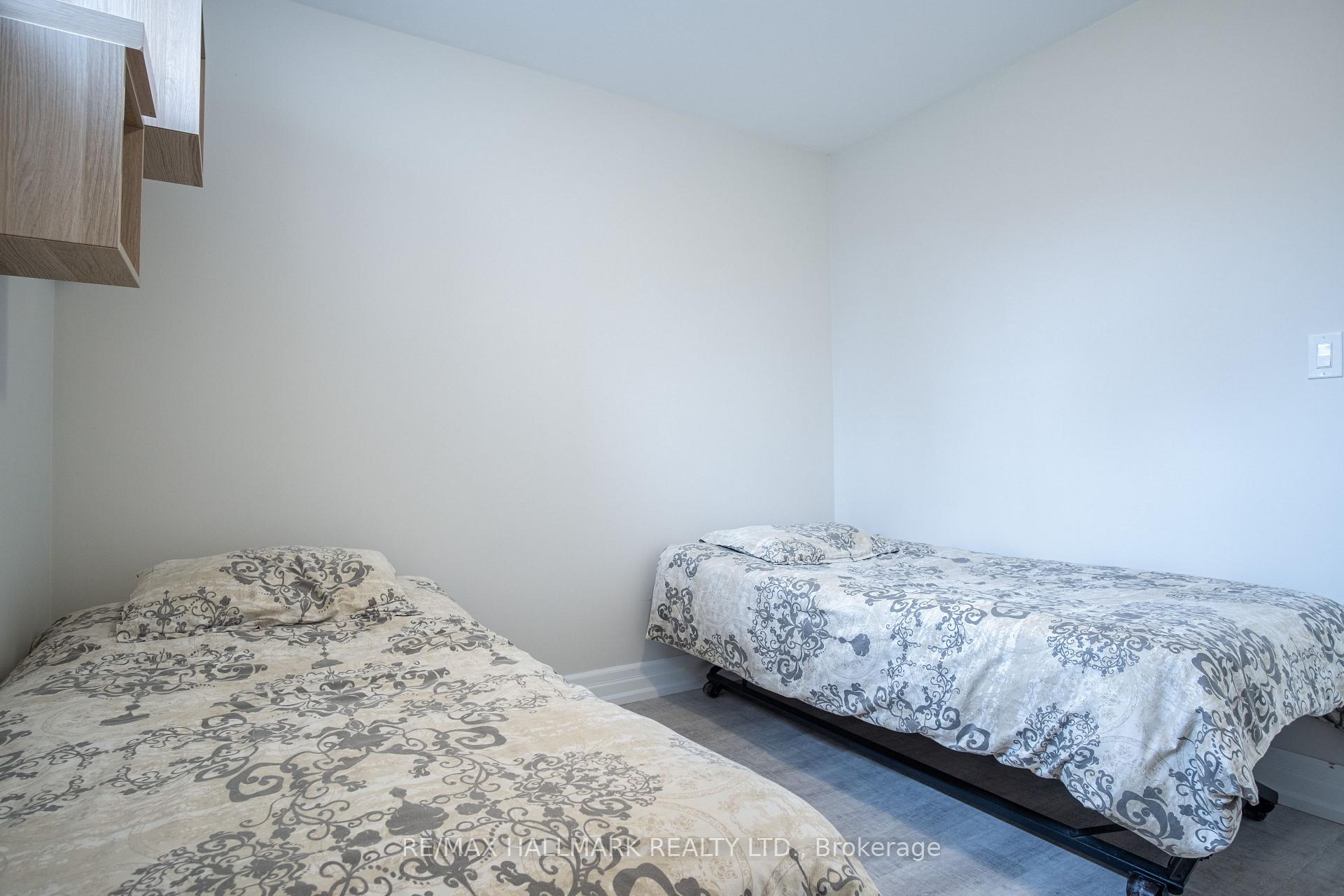 Photo 5 of Unit Basement 1, 35 Roberta Drive, Toronto, Englemount-Lawrence — HOMEH
