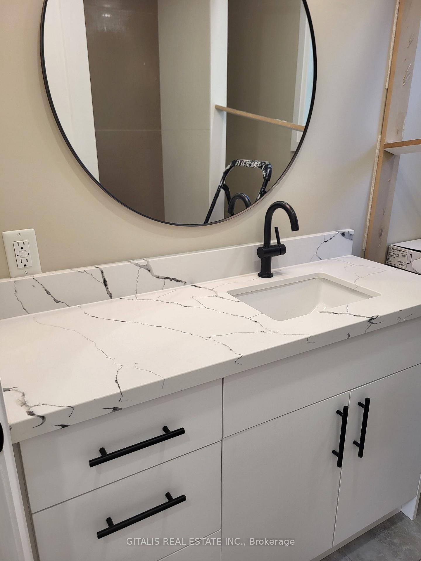 Photo 8 of Unit Main Floor, 195 Oakmount Road N, Toronto, High Park North — HOMEH