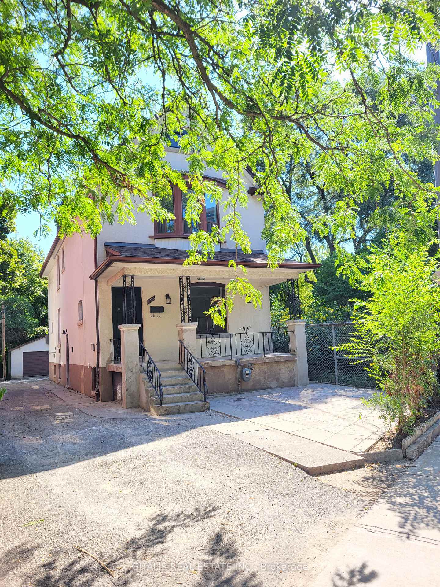 Photo 14 of Unit Main Floor, 195 Oakmount Road N, Toronto, High Park North — HOMEH