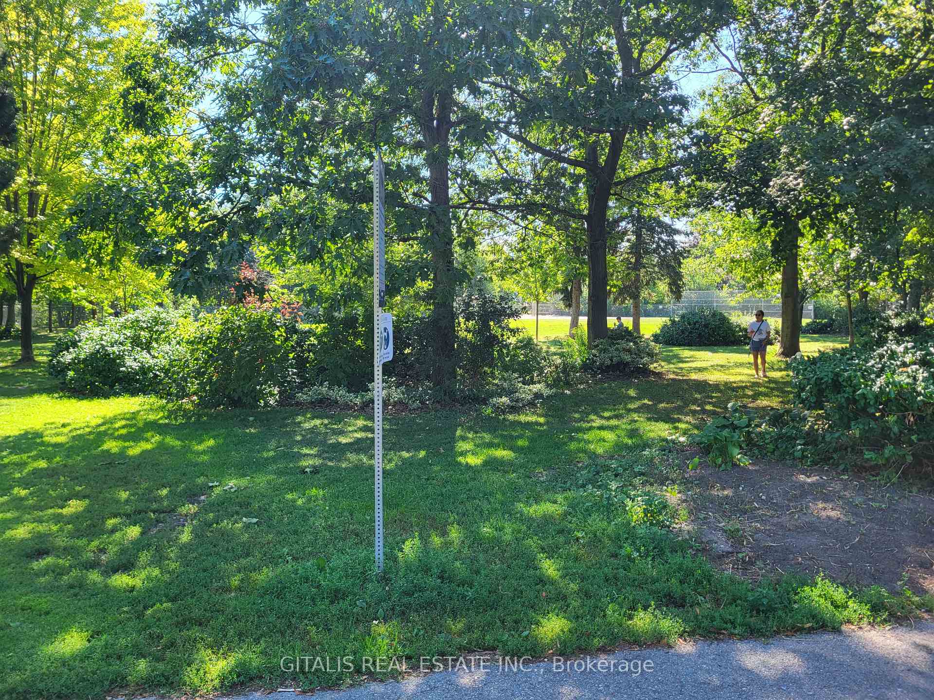 Photo 15 of Unit Main Floor, 195 Oakmount Road N, Toronto, High Park North — HOMEH