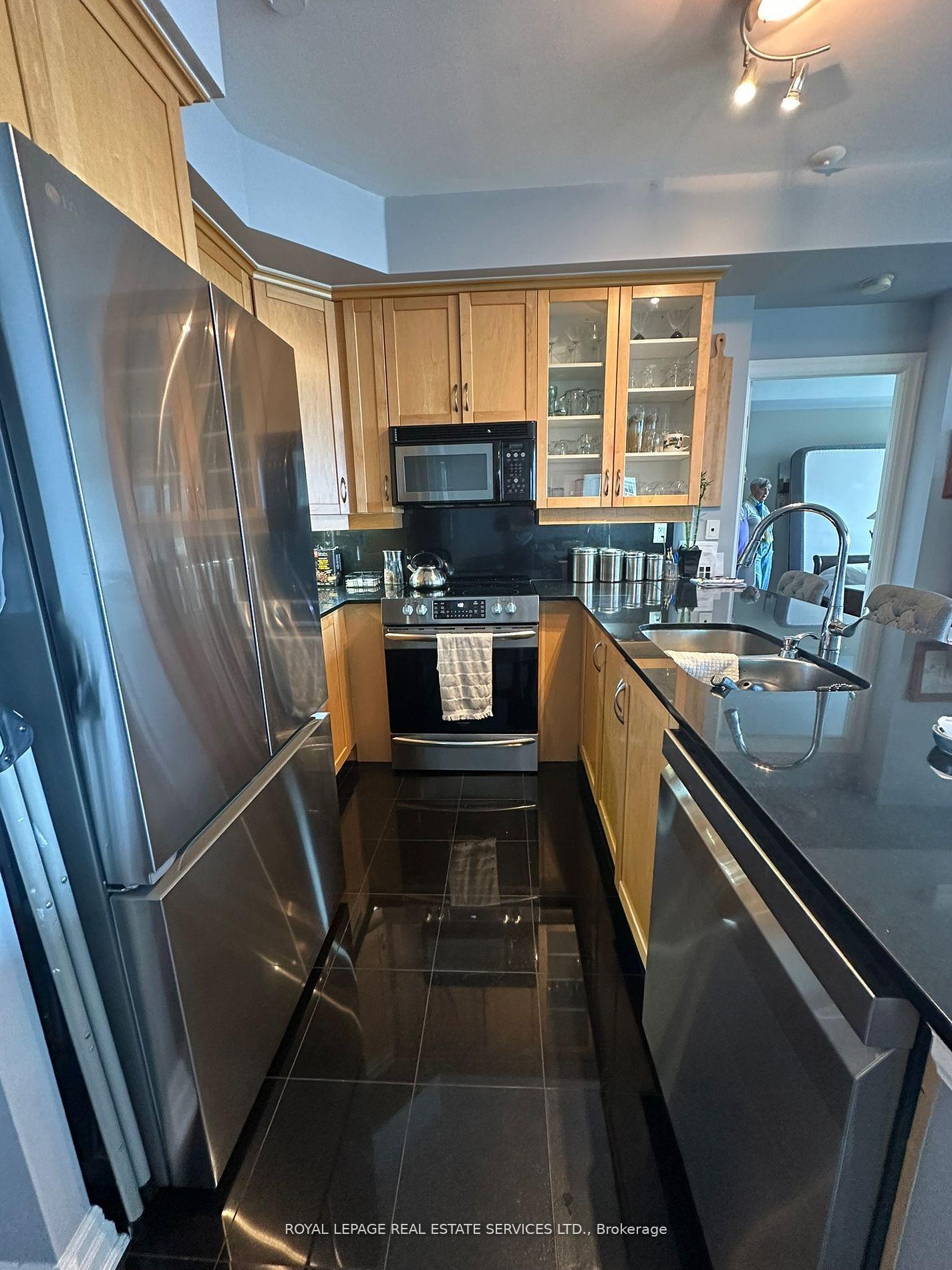 Photo 6 of Unit 511, 2083 Lake Shore Boulevard W, Etobicoke, Mimico — HOMEH