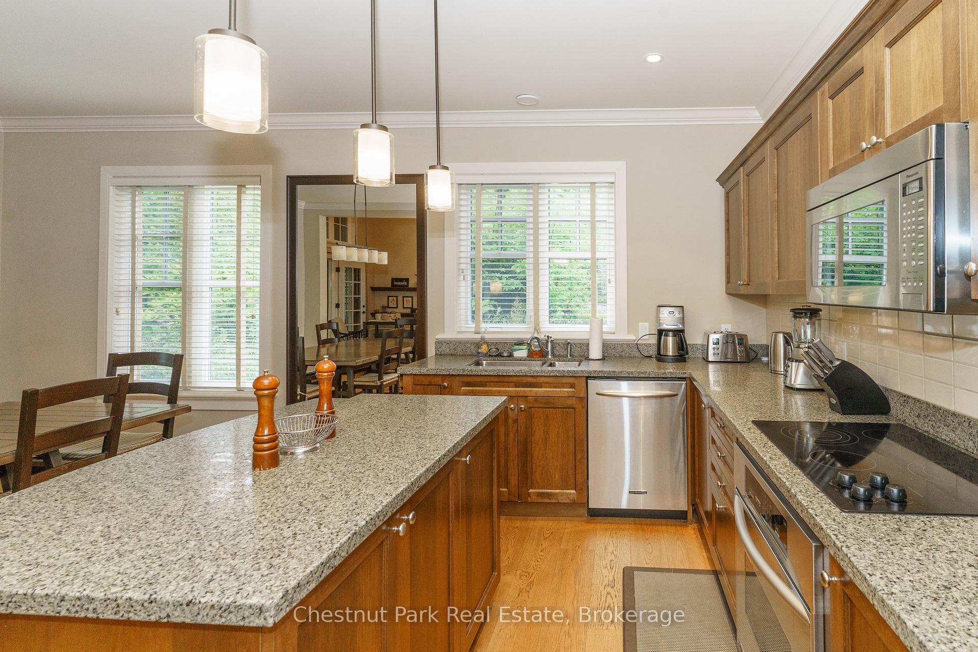 Photo 33 of 501 Glen Abbey Way E, Seguin — HOMEH