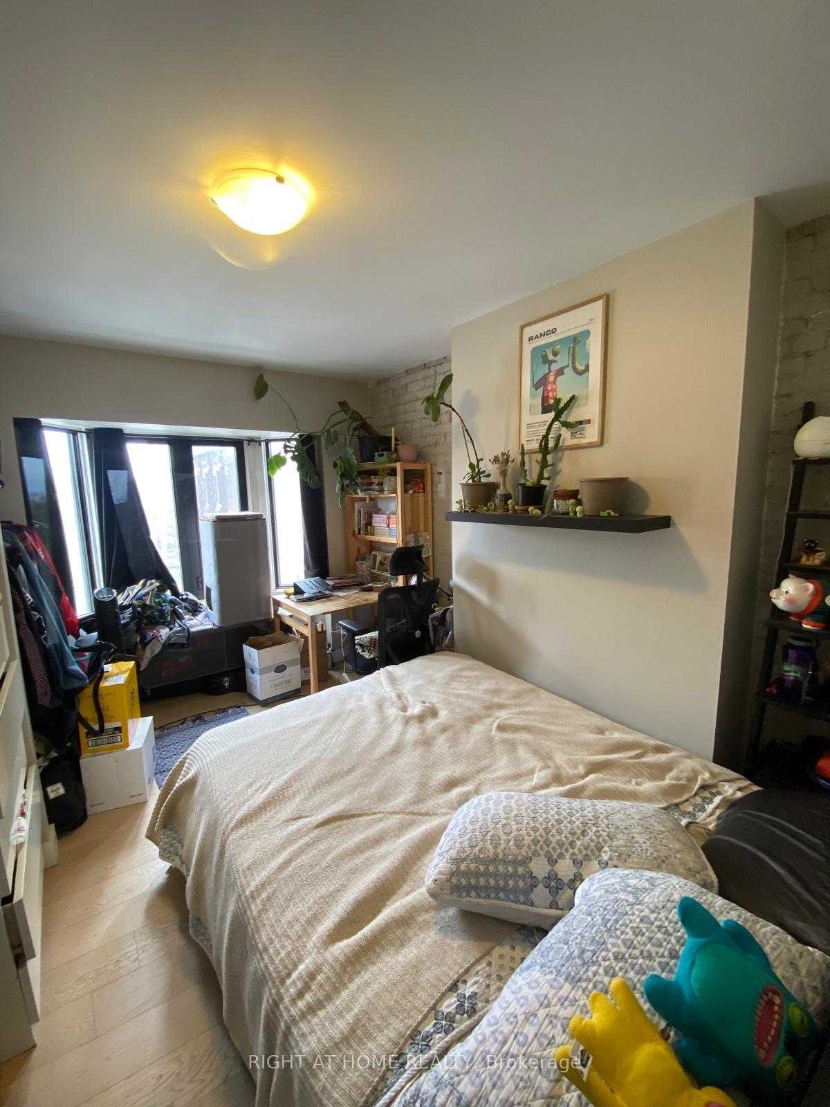 Photo of Unit 3A, 1022 Bloor Street W