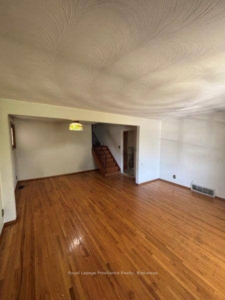 Photo 9 of 112 Sidney Street, Belleville, Belleville Ward — HOMEH