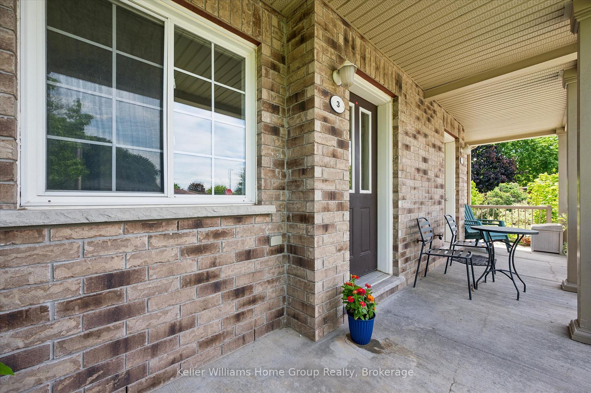 Photo 5 of Unit 3, 35 Mountford Drive, Guelph, Grange Road — HOMEH