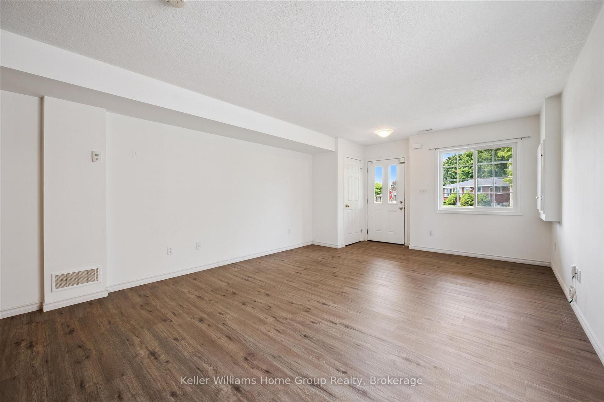 Photo 9 of Unit 3, 35 Mountford Drive, Guelph, Grange Road — HOMEH