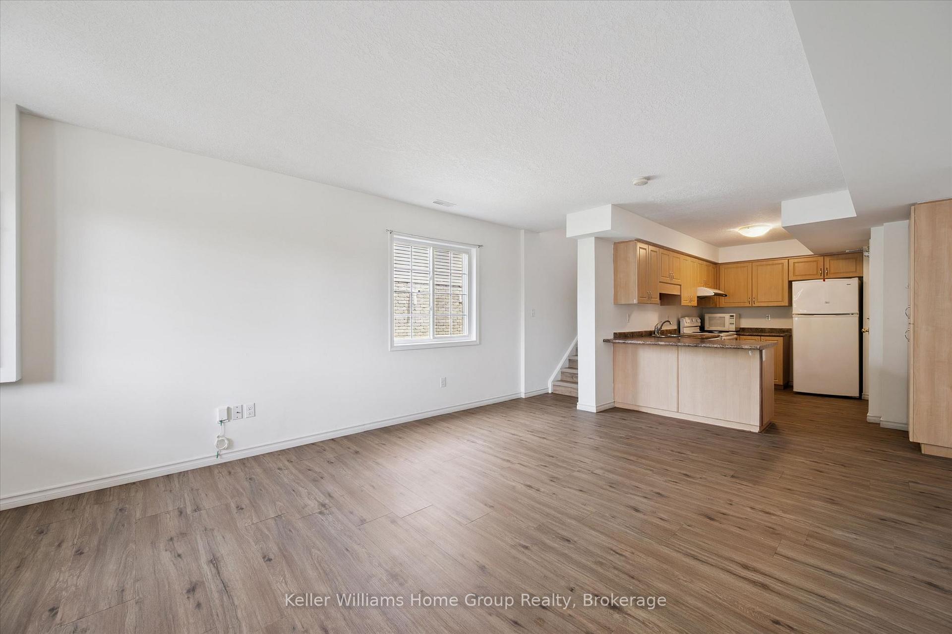Photo 11 of Unit 3, 35 Mountford Drive, Guelph, Grange Road — HOMEH